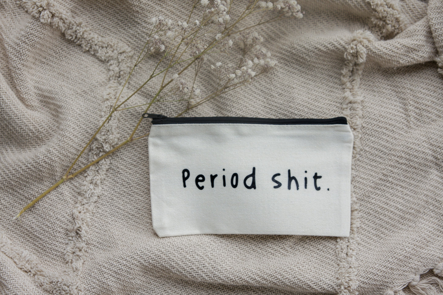 Etui | Period Shit